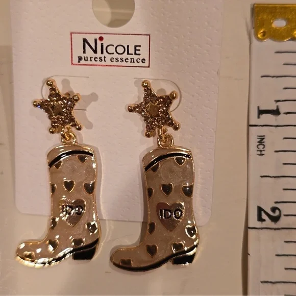 Cowboy Jewelry Set - Earrings With Keycharm. NEW. - Picture 5 of 9